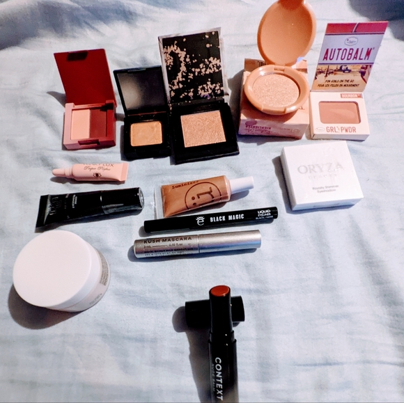 Makeup bundle - Picture 2 of 4
